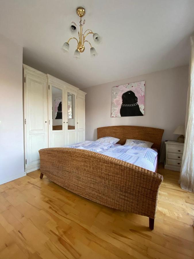 Grosszuegige Monteurwohnung Essen Luaran gambar